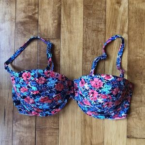 BCBG Floral Bikini Top size Large